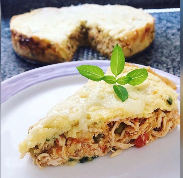 Torta de frango com massa de batata