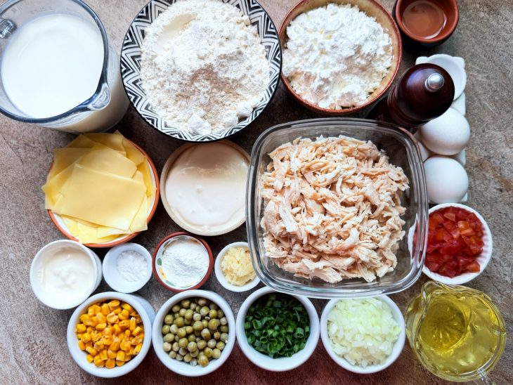 Ingredientes reunidos na bancada.