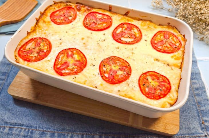 Torta de frango cremosa de pão
