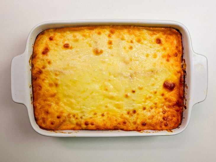 Torta gratinada após tempo de forno.