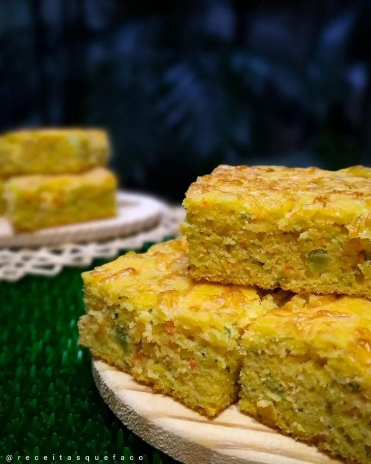 Torta de fubá com legumes