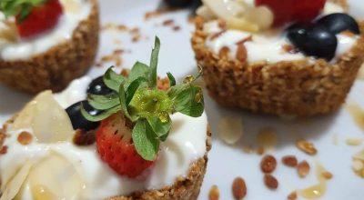 Tortinhas de granola e frutas