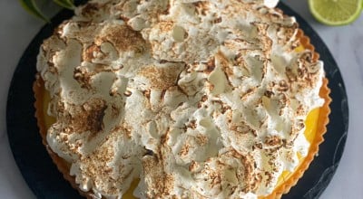 Torta de lemon curd e merengue