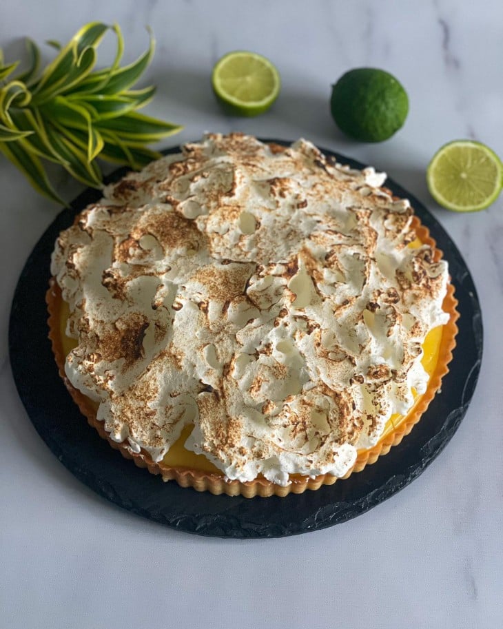 Torta de lemon curd e merengue