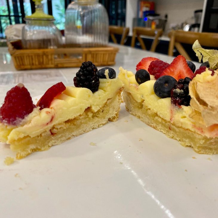 Torta de limão com creme de amêndoas