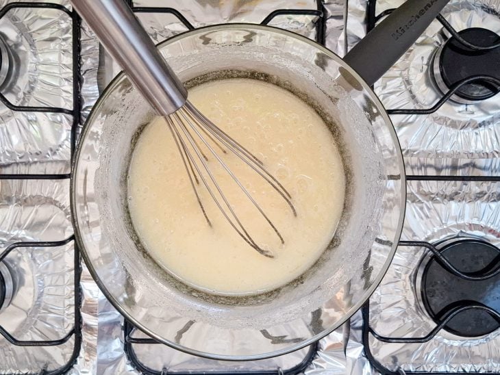 banho maria para cozimento das claras para merengue suíço.