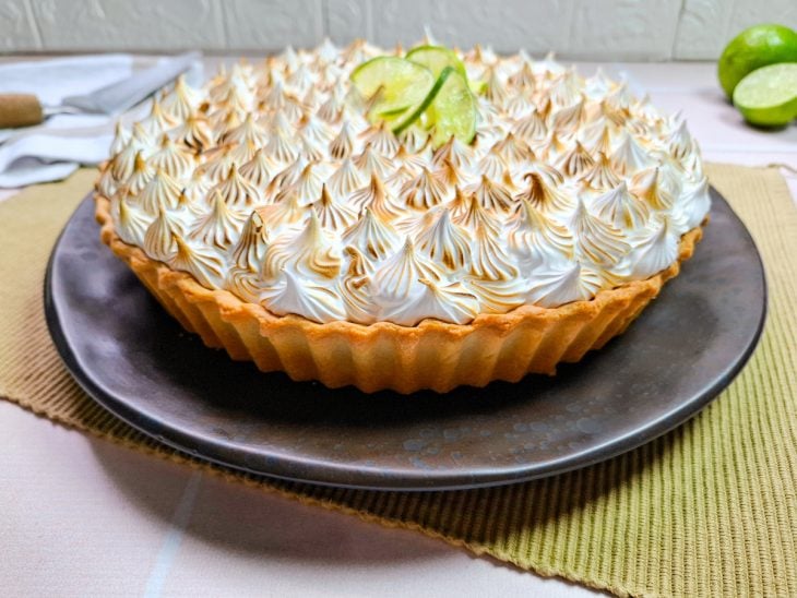 merengue tostado e torta de limão finalizada.