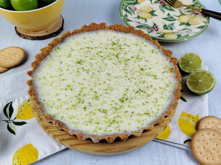 torta de limão com bolacha maria pronta