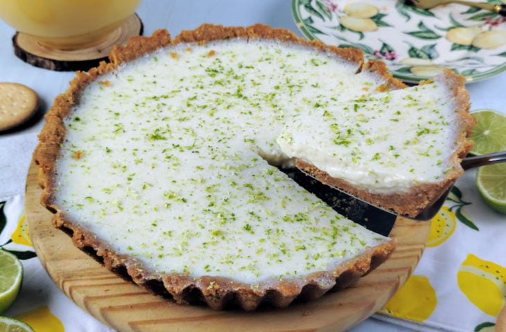 Torta de limão com bolacha Maria