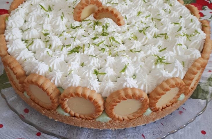 Torta de limão com Tortinhas