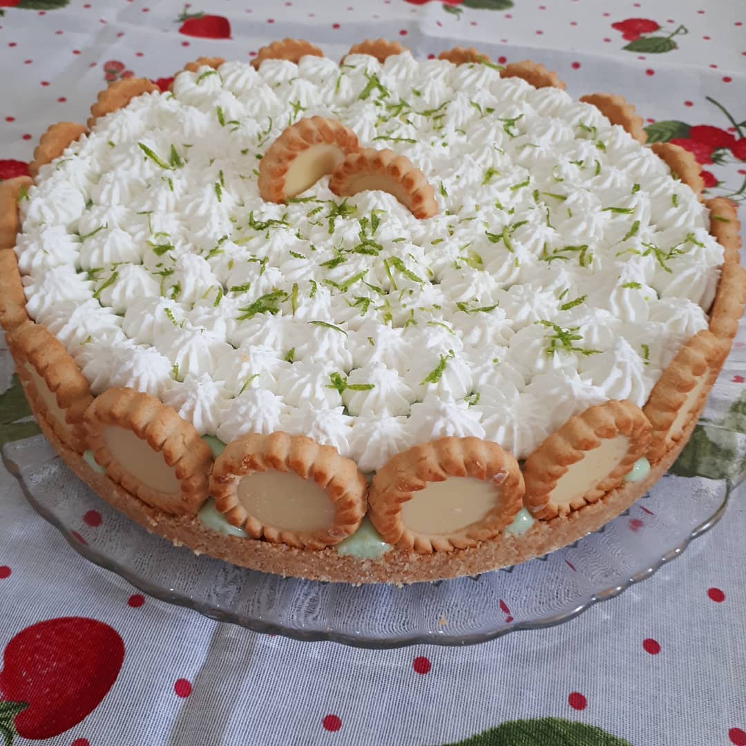 Torta de limão com Tortinhas