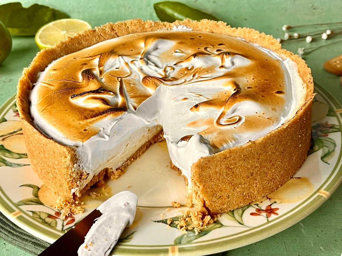 Torta de limão fácil com massa de bolacha