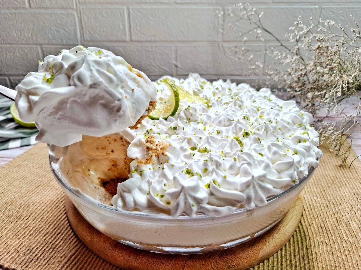 Torta de limão na travessa