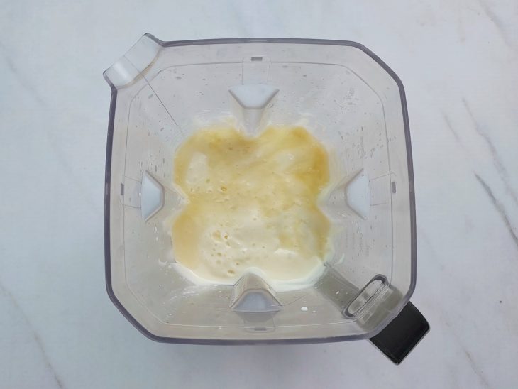 Gelatina colocada no liquidificador.