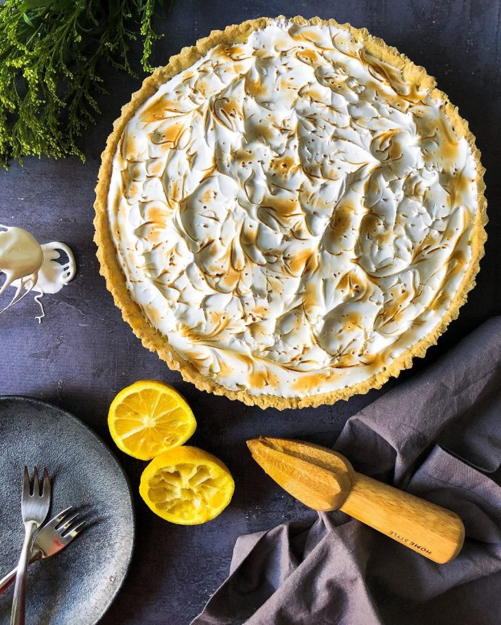 Torta de limão-siciliano com merengue