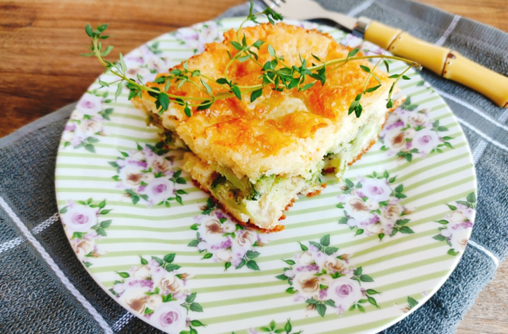 Torta de liquidificador de brócolis com bacon