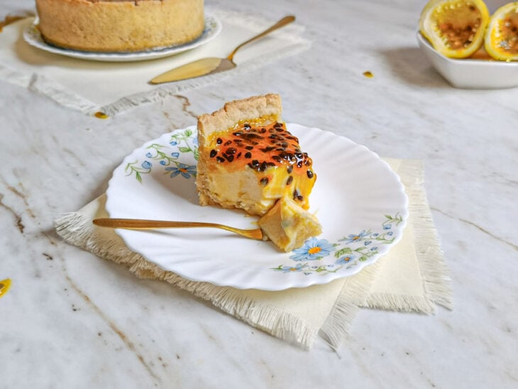 Torta de maracujá servida.