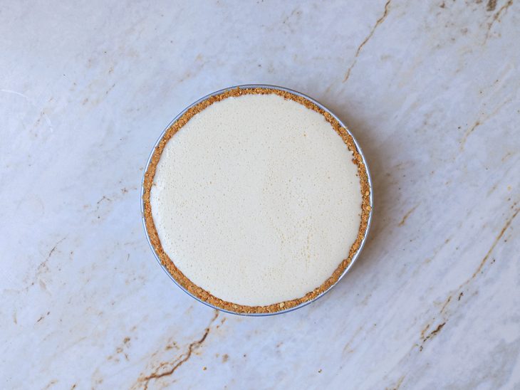 Base da torta já fria, após o período no freezer.