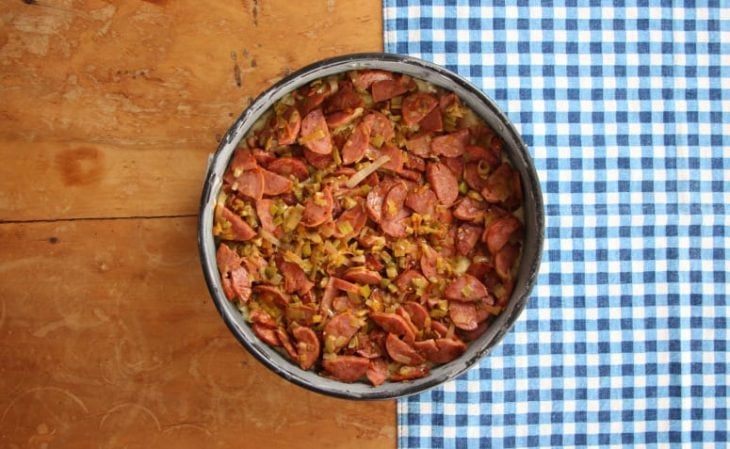 Torta de massa de arroz com calabresa - Passo a Passo