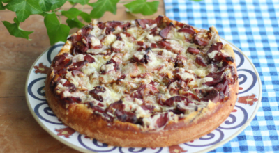 Torta de massa de arroz com calabresa