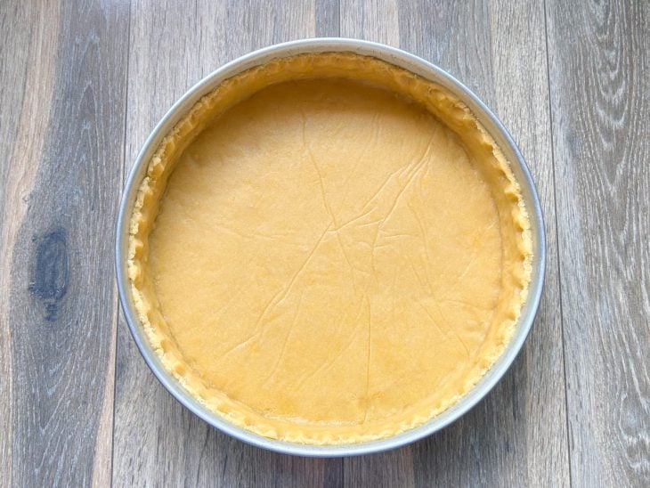 massa de torta na forma redonda