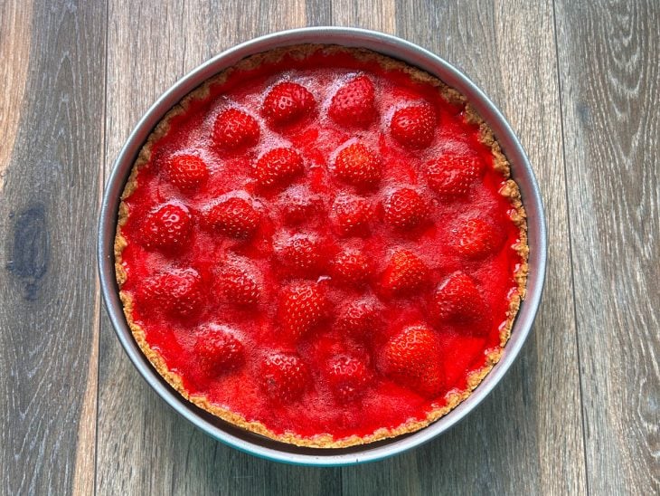 torta de morango pronta