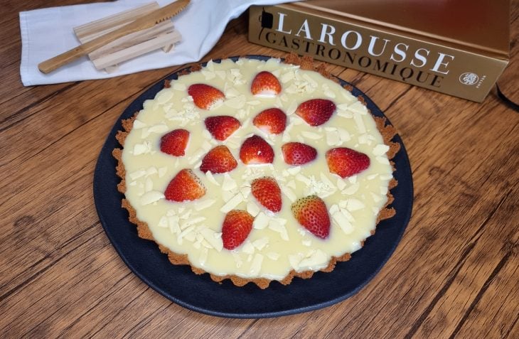 Torta de morango com chocolate branco