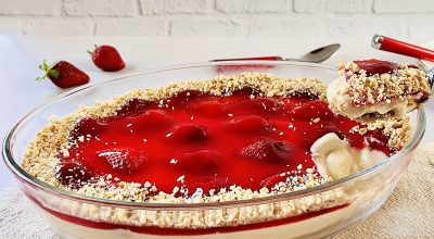 Torta de morango fácil e rápida