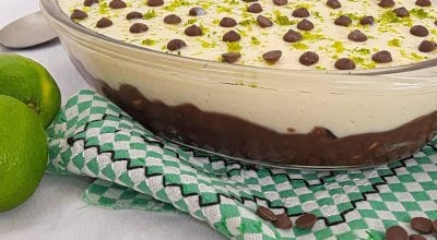 Torta gelada de palha italiana com mousse de limão