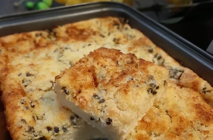 Torta de pão com maracujá e coco