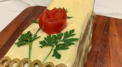 Torta de pão de atum com maionese