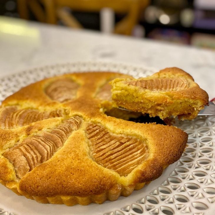 Torta de peras com creme frangipane