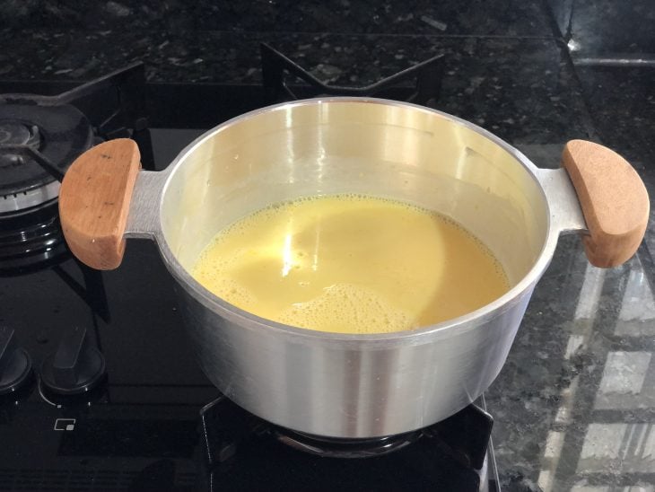 Torta de pêssego simples - Passo a Passo