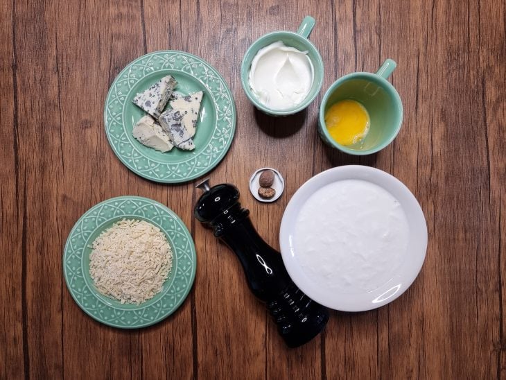 ingredientes do recheio reunidos para o preparo da torta