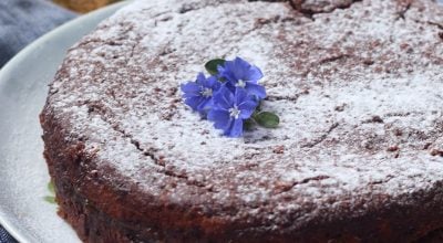 Torta de ricota com cacau e geleia de laranja