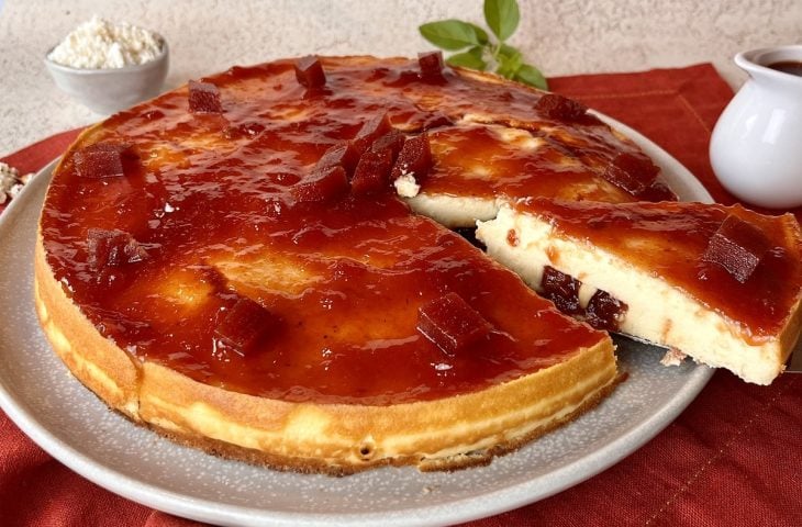 Torta de ricota com goiabada