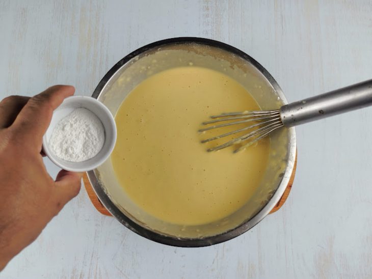 Fermento adicionado à tigela.