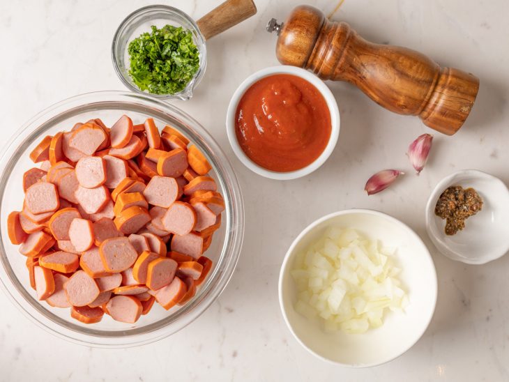 Ingredientes separados para o preparo da receita.