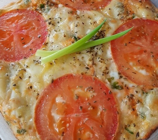 Torta de tapioca com frango e cenoura