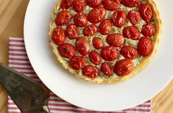 Torta de tomate e pesto