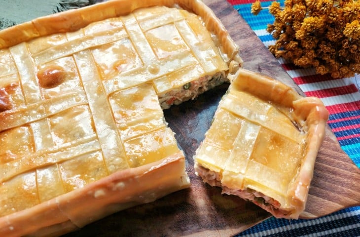 Torta fácil de frango com massa de pastel