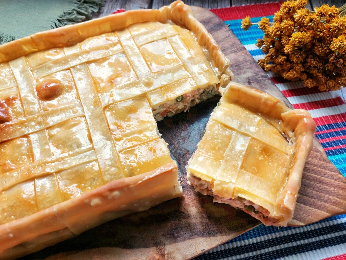 Torta fácil de frango com massa de pastel