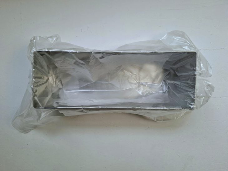 Forma forrada com plástico.