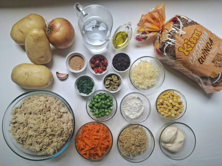 Ingredientes sobre a bancada.