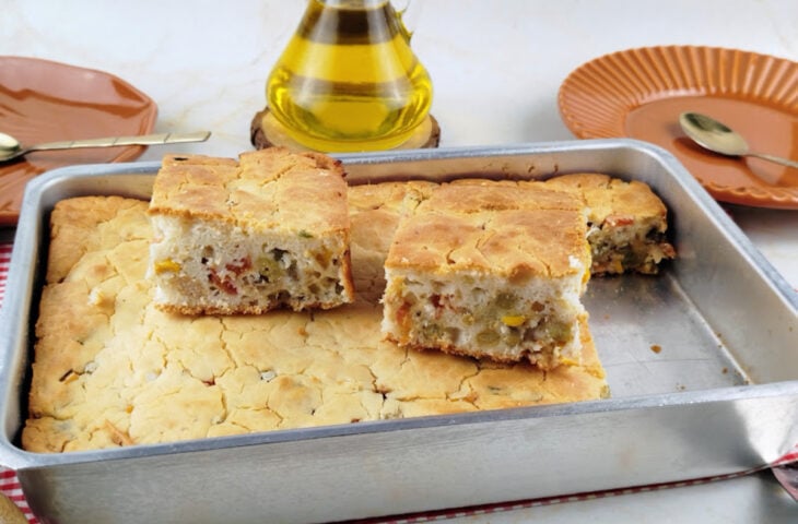 Torta salgada com farinha de arroz