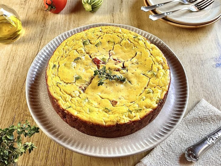 Torta salgada de ricota pronta para consumo.