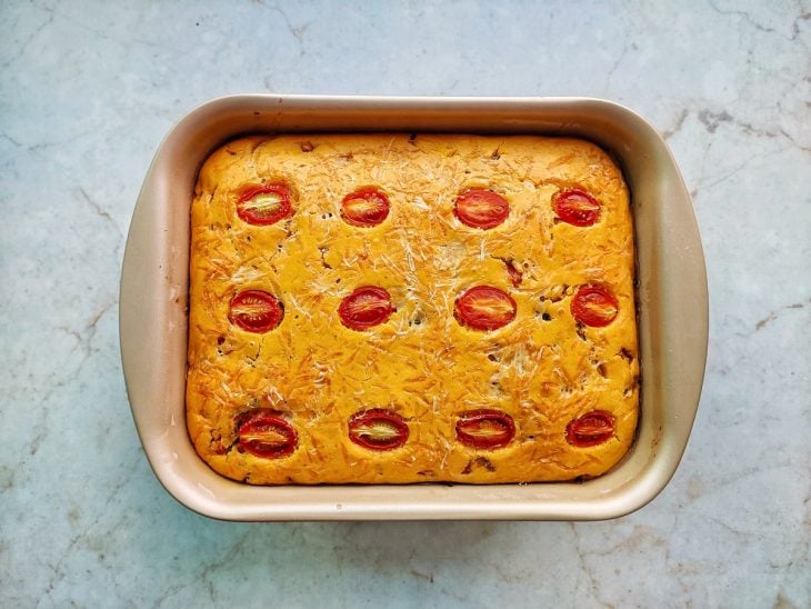 Torta assada, após tempo de forno.