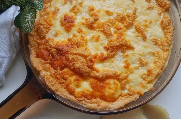 Torta suflê de batata e queijo
