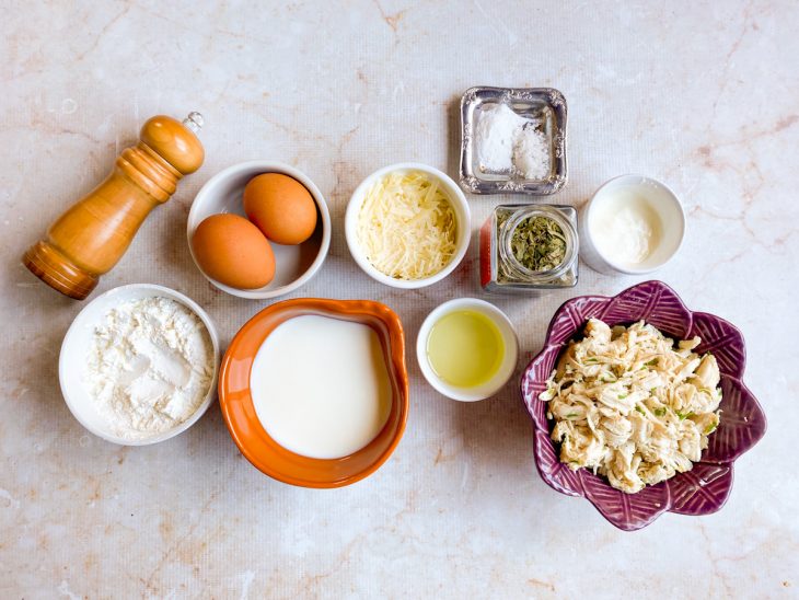 ingredientes para preparo de tortinha de frango sem glúten.