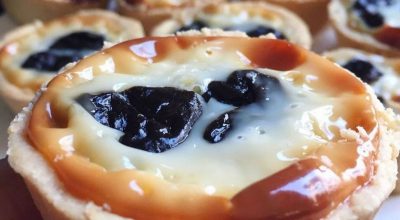 Tortinhas de leite condensado com ameixa